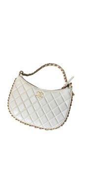 Pre-Owned Chanel White Quilted Lambskin Hobo Bag – Gold Hardware – Excellent Condition